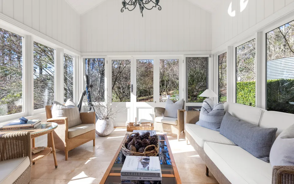 Mulgrave House and Cottage – By Latitude South Coast