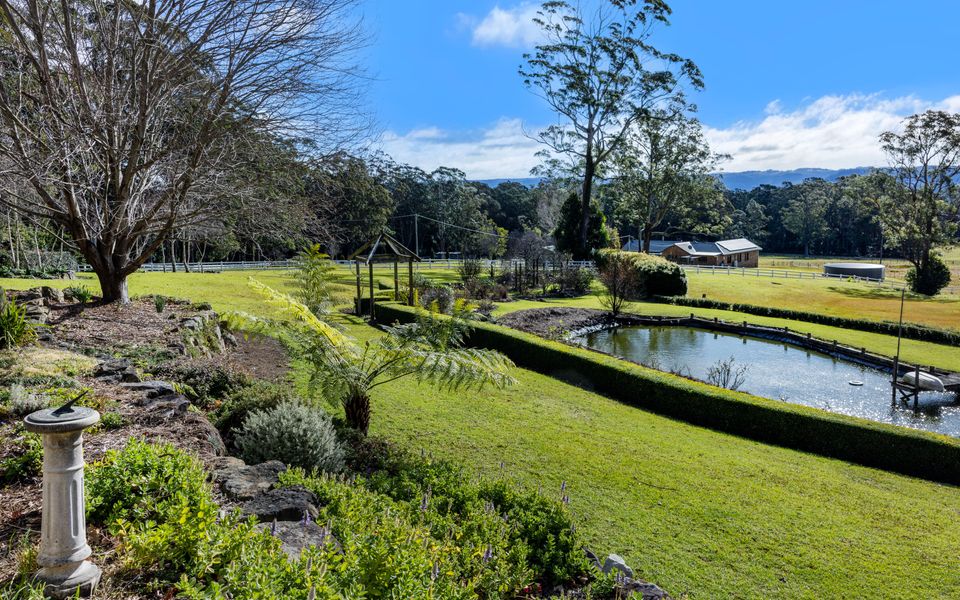 Mulgrave House and Cottage – By Latitude South Coast