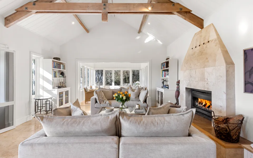 Mulgrave House and Cottage – By Latitude South Coast