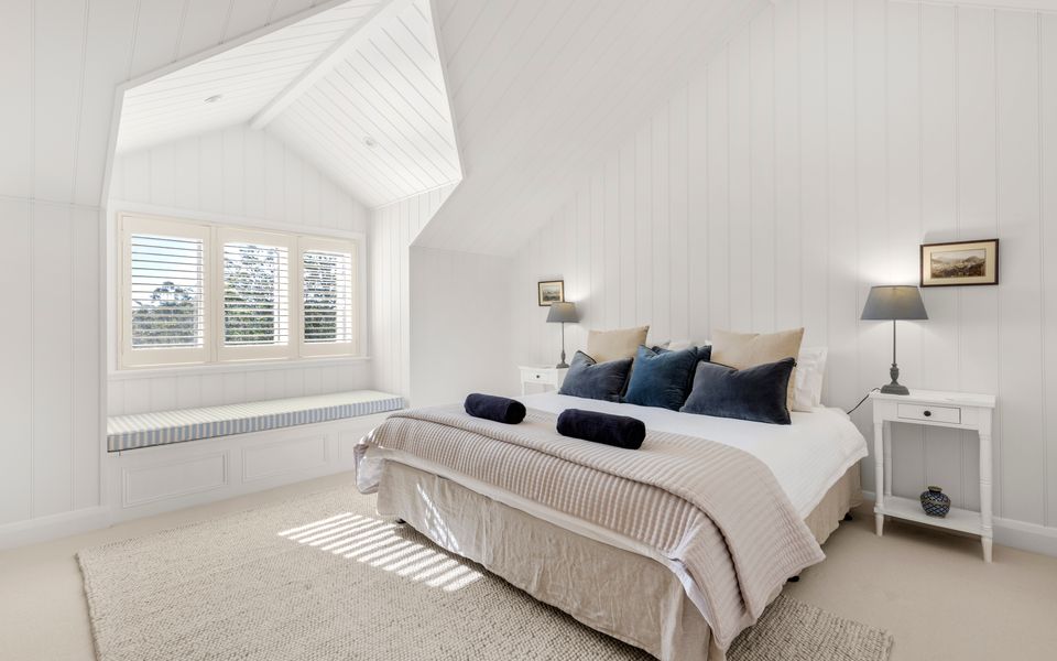 Mulgrave House and Cottage – By Latitude South Coast