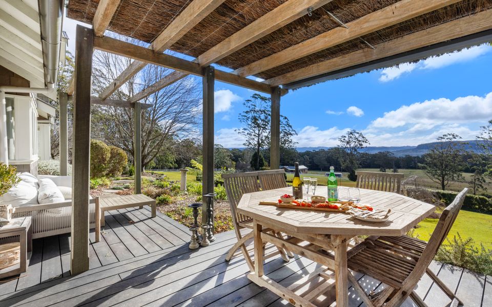 Mulgrave House and Cottage – By Latitude South Coast