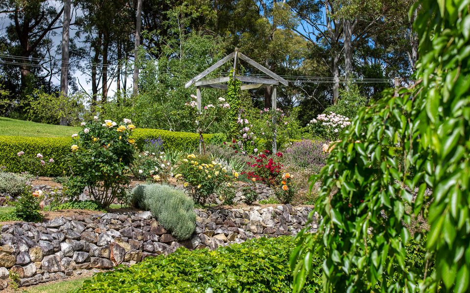 Mulgrave House and Cottage – By Latitude South Coast