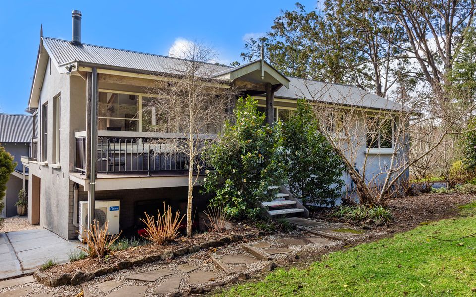 Mulgrave House and Cottage – By Latitude South Coast