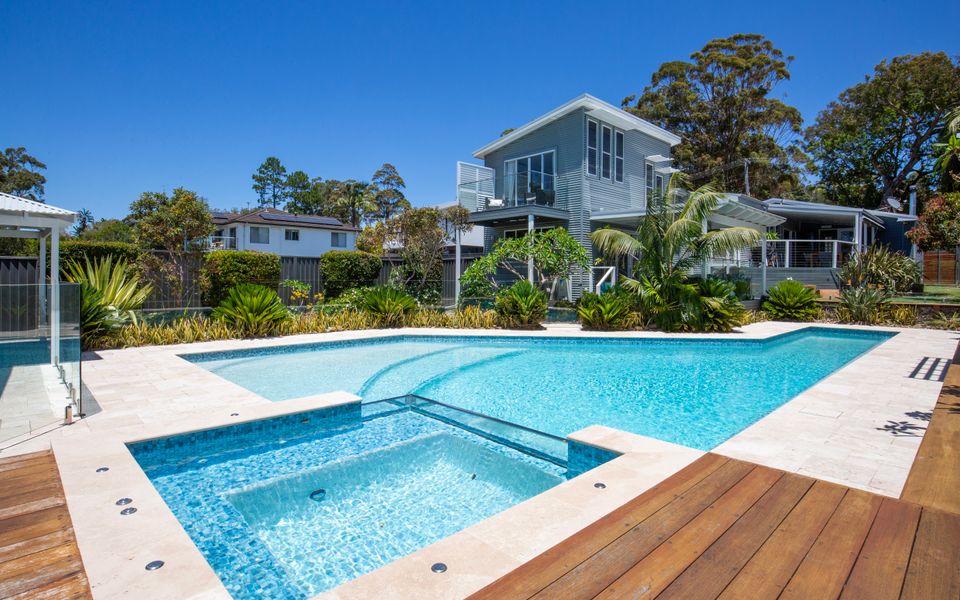 Latitude south coast - Outdoor pool of jervis bay accommodation