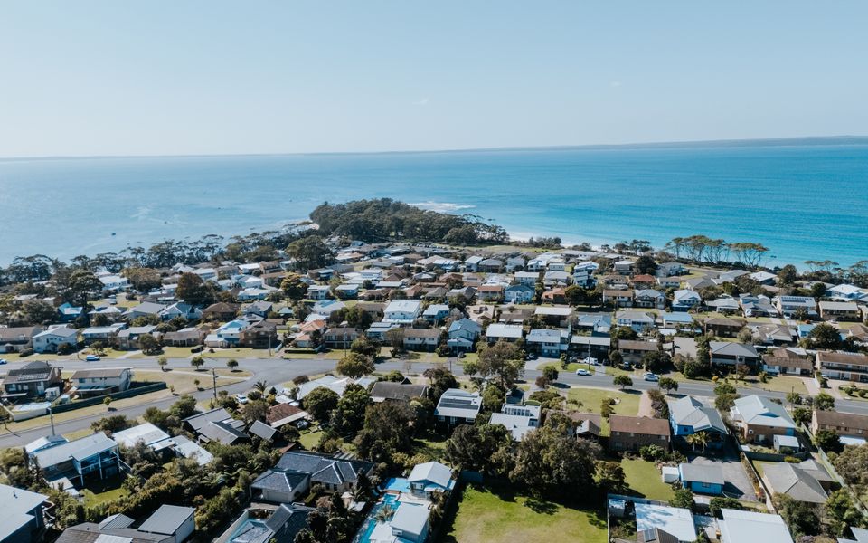 Blue Lagoon – Jervis Bay home with heated pool & hot tub