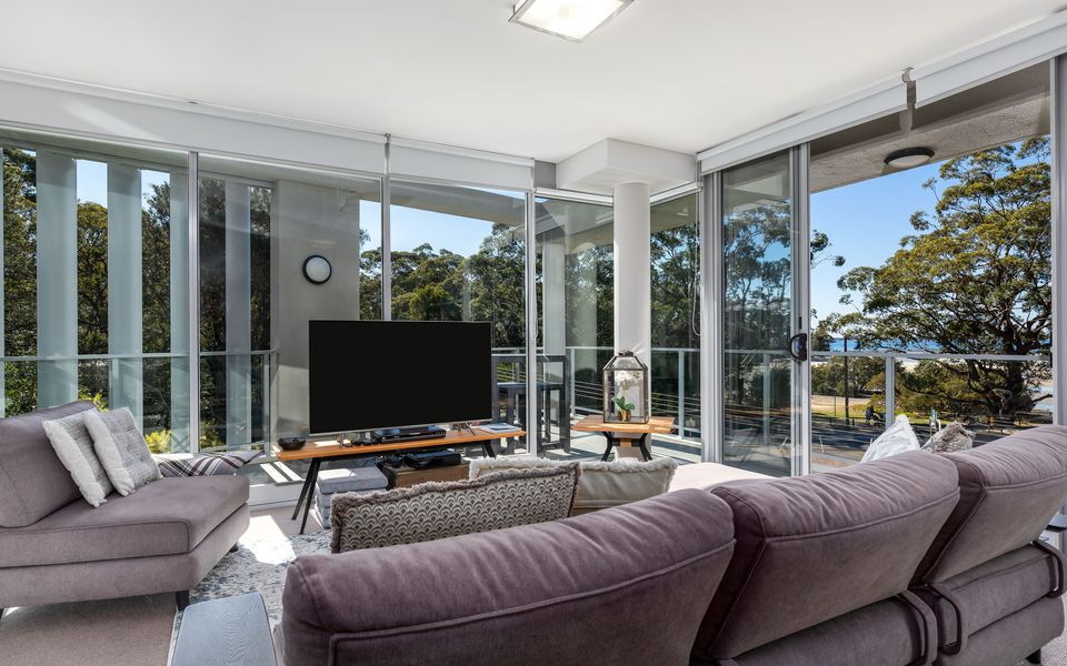 Latitude south coast - huskisson accommodation living room