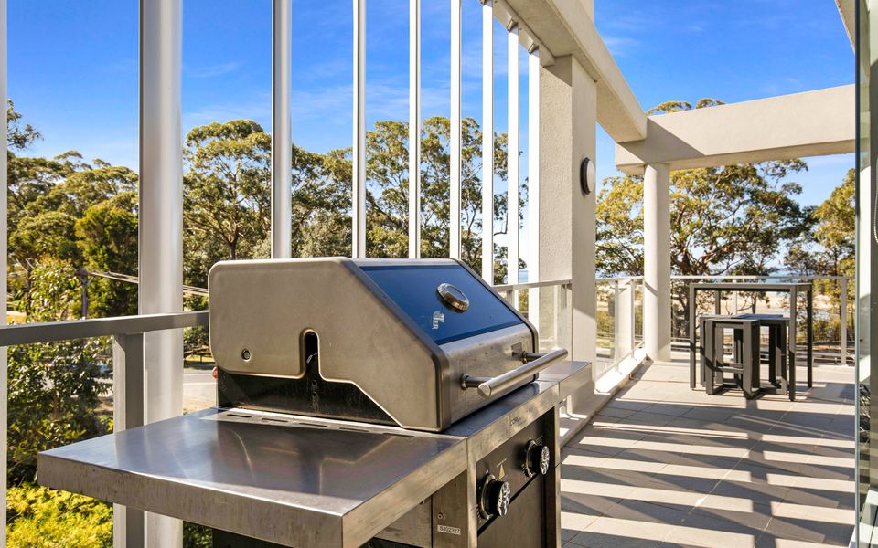 Latitude south coast - huskisson accommodation balcony barbeque
