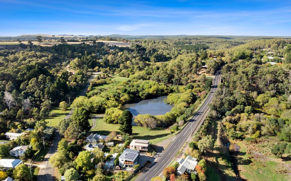 Retreat Lake Daylesford