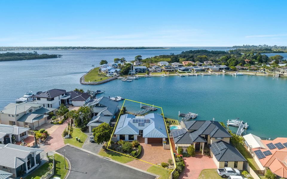 DOLPHIN WATERS | Waterfront Delight