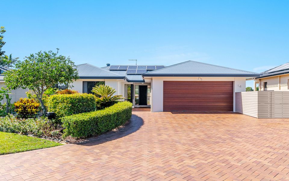 DOLPHIN WATERS | Waterfront Delight