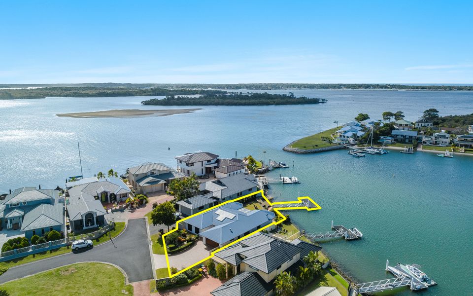 DOLPHIN WATERS | Waterfront Delight