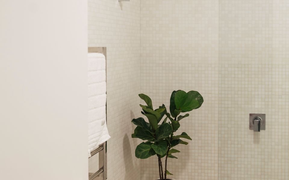 ON THE ROCKS | – Yamba’s Ultimate Absolute Beachdirft Residence