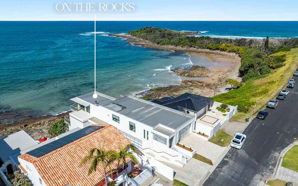 ON THE ROCKS | – Yamba’s Ultimate Absolute Beachdirft Residence