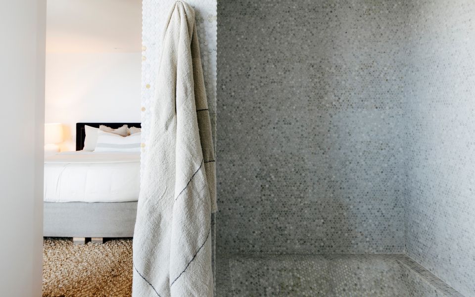 ON THE ROCKS | – Yamba’s Ultimate Absolute Beachdirft Residence