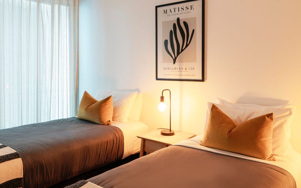 ON THE ROCKS | – Yamba’s Ultimate Absolute Beachdirft Residence