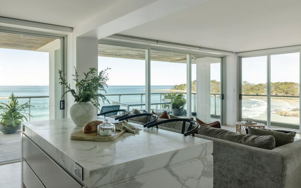 ON THE ROCKS | – Yamba’s Ultimate Absolute Beachdirft Residence