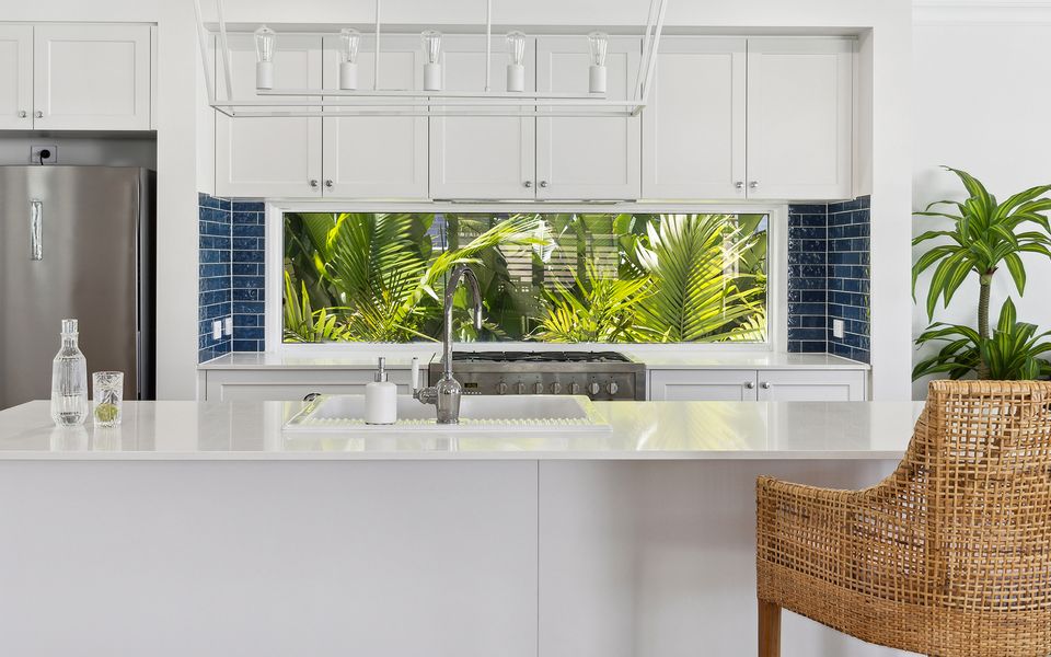 HAMPTONS HOUSE | Stylish Waterfront