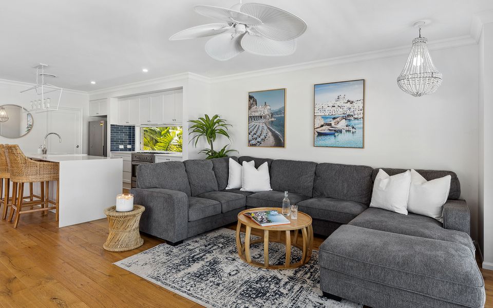 HAMPTONS HOUSE | Stylish Waterfront