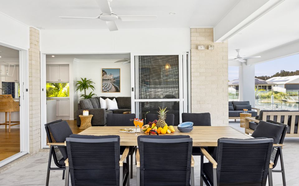 HAMPTONS HOUSE | Stylish Waterfront