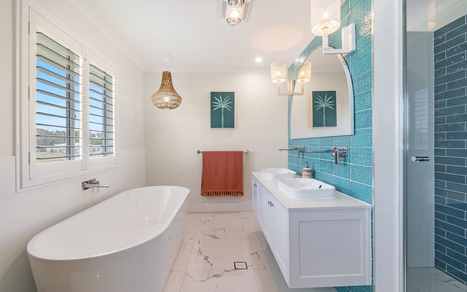 HAMPTONS HOUSE | Stylish Waterfront