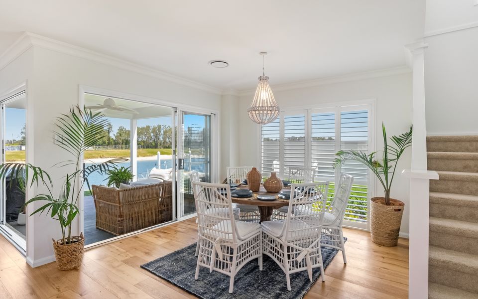 HAMPTONS HOUSE | Stylish Waterfront