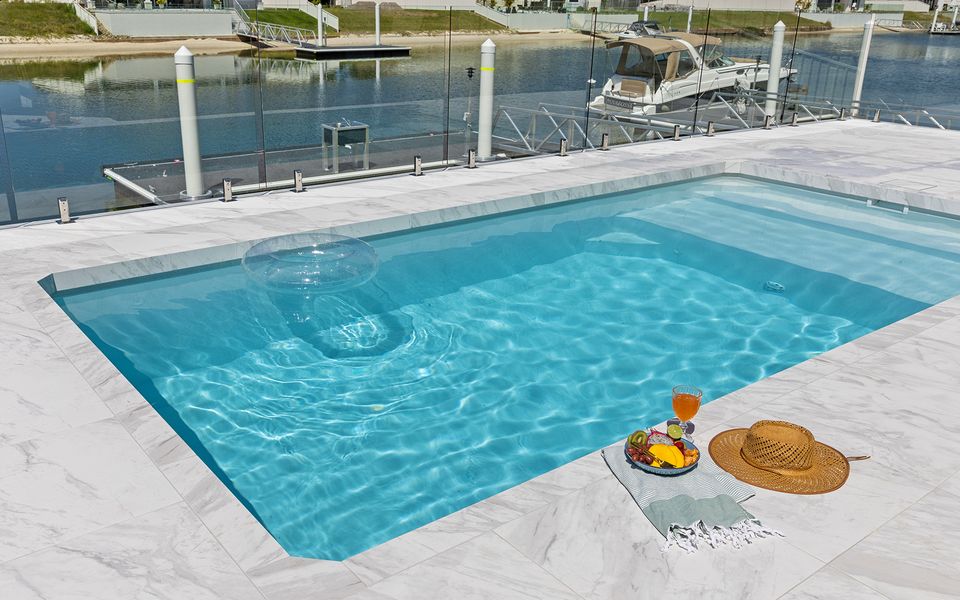 HAMPTONS HOUSE | Stylish Waterfront