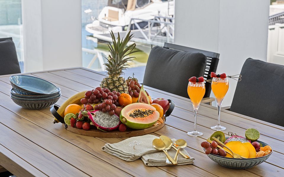 HAMPTONS HOUSE | Stylish Waterfront