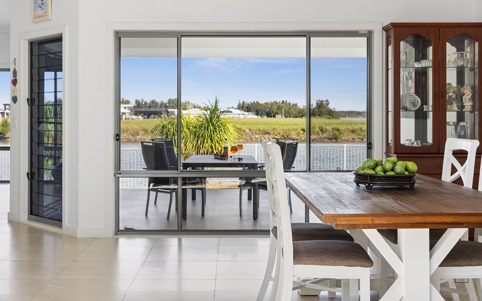 JEFFERY RIVER RETREAT – Best Sunsets in Yamba | Holiday Yamba