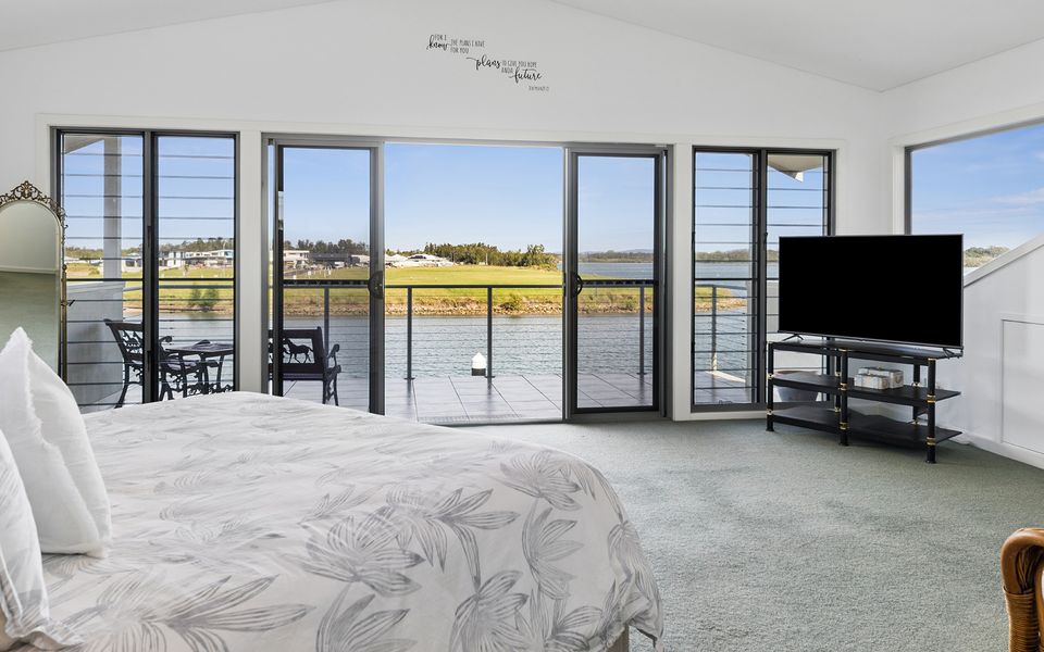 JEFFERY RIVER RETREAT – Best Sunsets in Yamba | Holiday Yamba