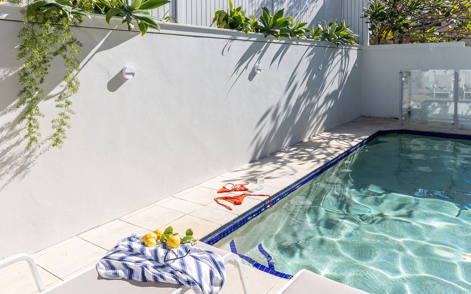 WHITE SAILS 3 – Oceanfront Luxury, Pool & Convent Beach Views | Holiday Yamba