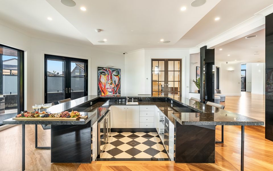 JASMINE COVE | Exclusive Waterfront Estate