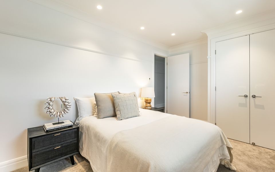 JASMINE COVE | Exclusive Waterfront Estate