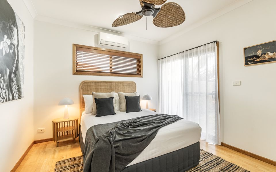 THE ISLANDER | Waterfront with Pool