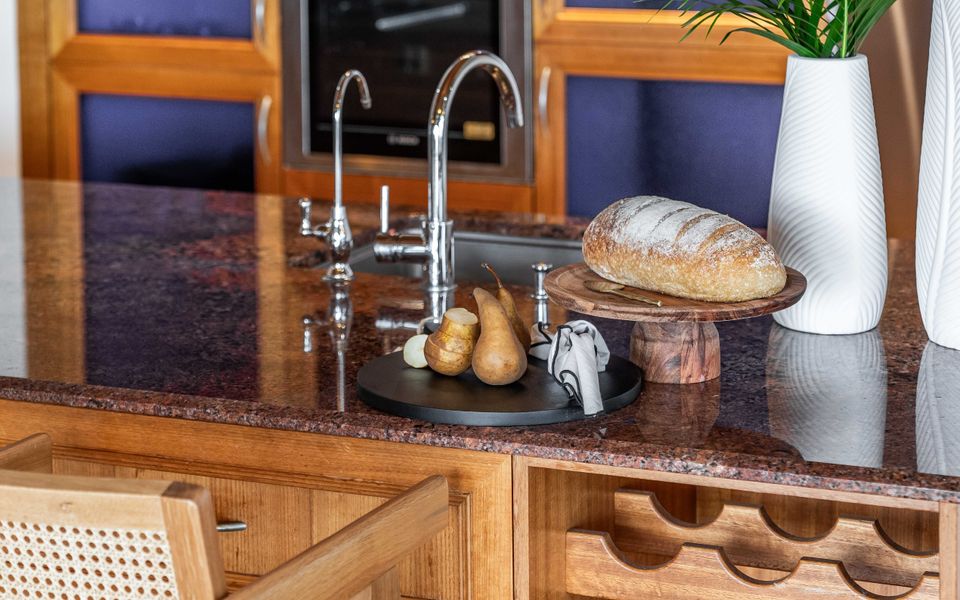 THE ISLANDER | Waterfront with Pool