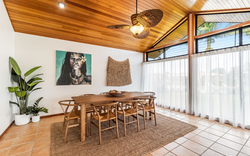 THE ISLANDER | Waterfront with Pool