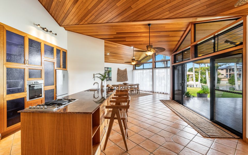 THE ISLANDER | Waterfront with Pool