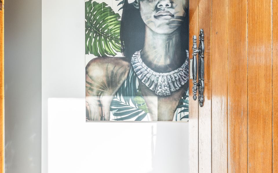 THE ISLANDER | Waterfront with Pool