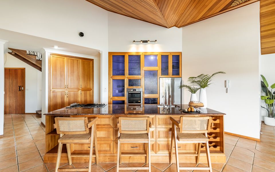 THE ISLANDER | Waterfront with Pool