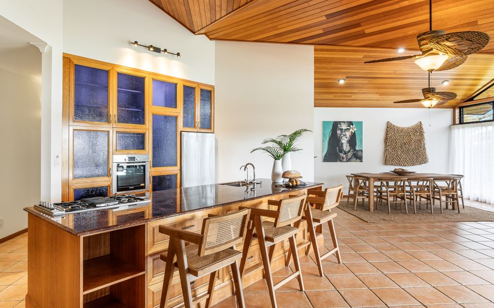 THE ISLANDER | Waterfront with Pool