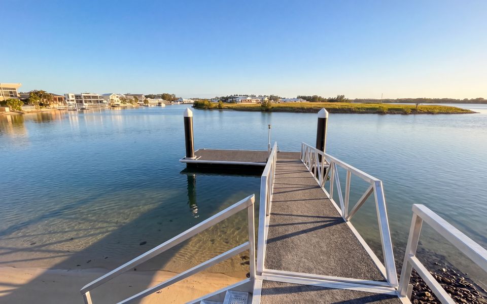 SUNSETS AT 101 – Pet Friendly Waterfront with Private Pontoon | Holiday Yamba