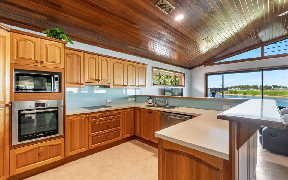 SUNSETS AT 101 | Pet Friendly Waterfront