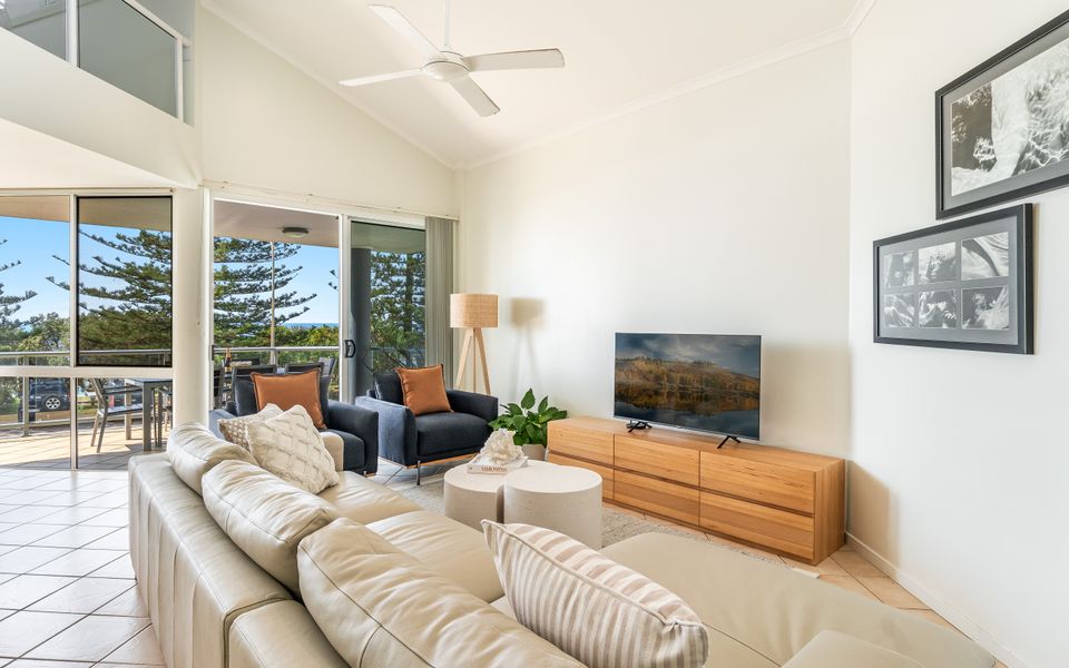 BLUE PACIFIC 3 | Views Across Pippi Beach