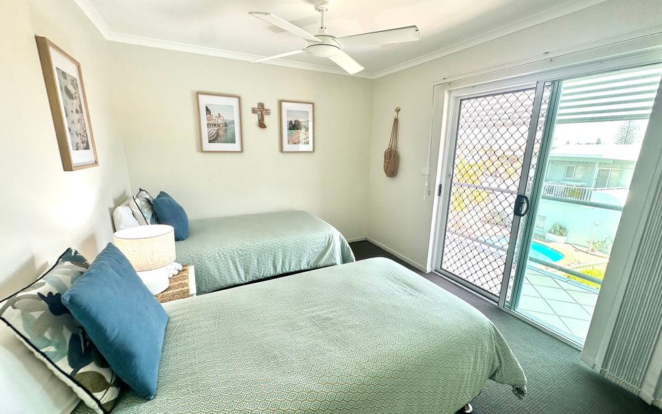 BLUE PACIFIC 3 | Views Across Pippi Beach