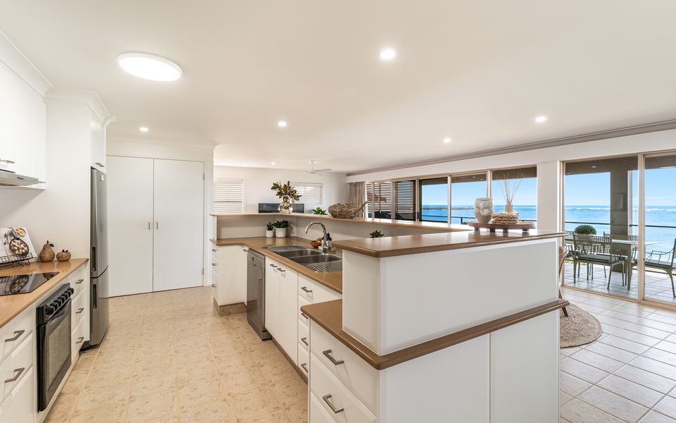 CONVENT COVE | Penthouse with views over Convent