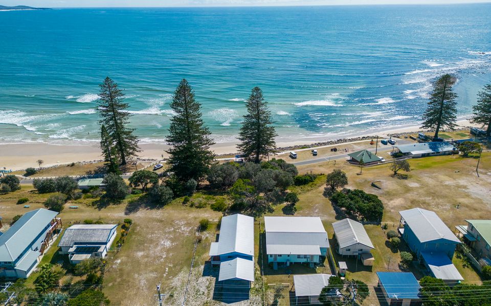 65 OCEAN ROAD, BROOMS HEAD