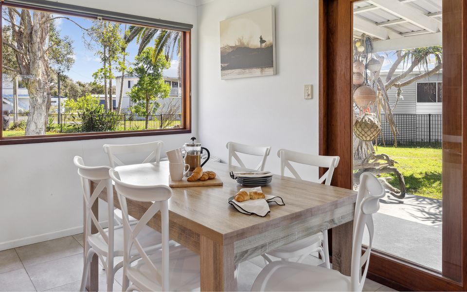 3 HONEYSUCKLE STREET, BROOMS HEAD