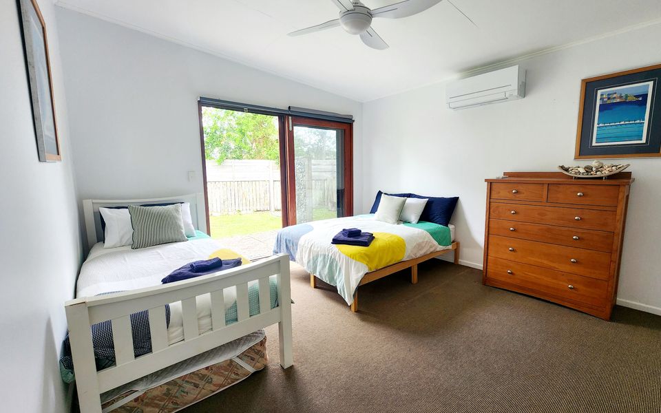 3 HONEYSUCKLE STREET, BROOMS HEAD