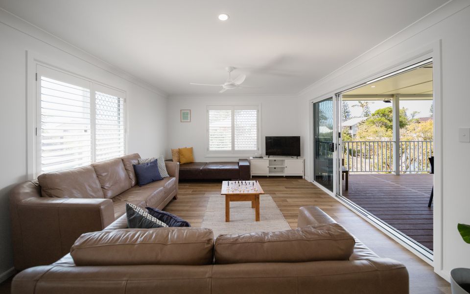 15 HONEYSUCKLE STREET, BROOMS HEAD