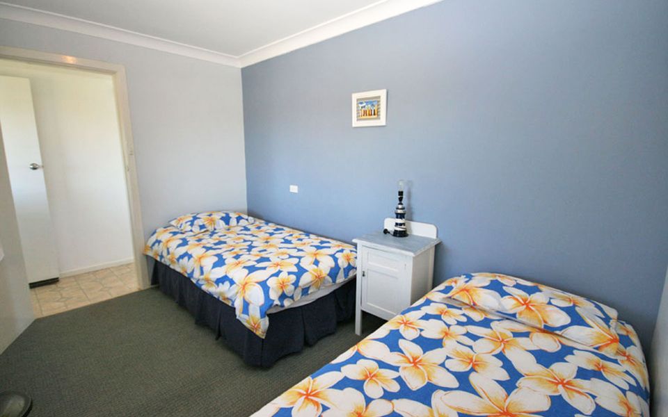 15 HONEYSUCKLE STREET, BROOMS HEAD