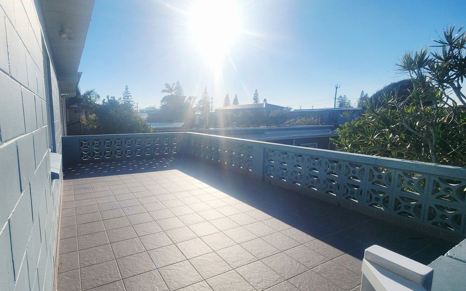 15 HONEYSUCKLE STREET, BROOMS HEAD